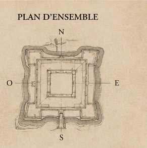 Plan schématique du Forte Spagnolo, montrant sa forme carrée à bastions en pointe de flèche sur chaque angle.